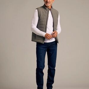 - New - Men's TRUE CLASSIC  Vest carbon(grey) Puffer Vest 2.0‎